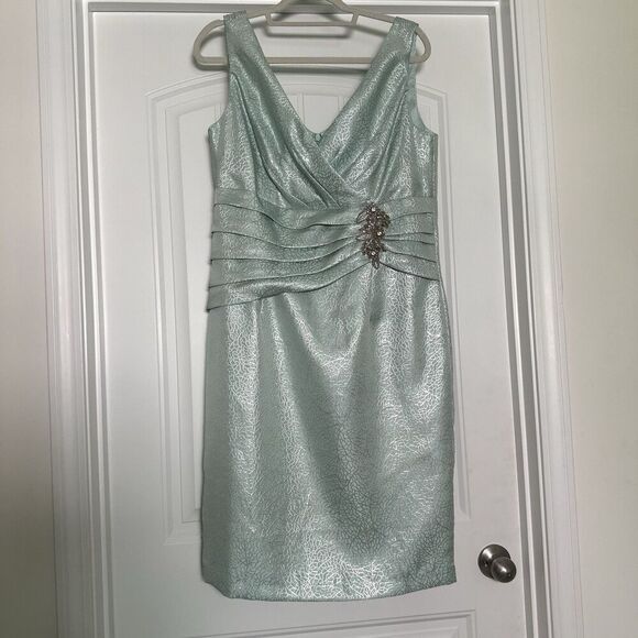 KM Collections Milla Bell Dress Sz 16 Wedding Formal Mint Green Silver Metallic - Picture 4 of 11